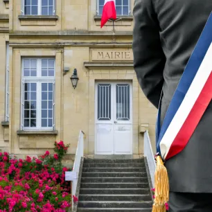 Mairie face à la mairie