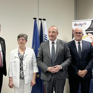 Photo officielle du Ministre de la fonction publique en visite au cdg69 