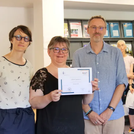 Remise du passeport DIRAL à Madame GEBUS